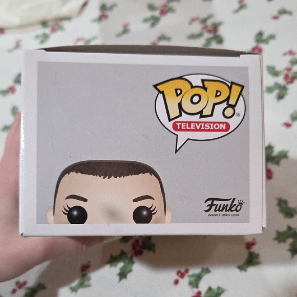 Funko Pop Stranger Things Eleven with Eggos Figure - Picture 3 of 4